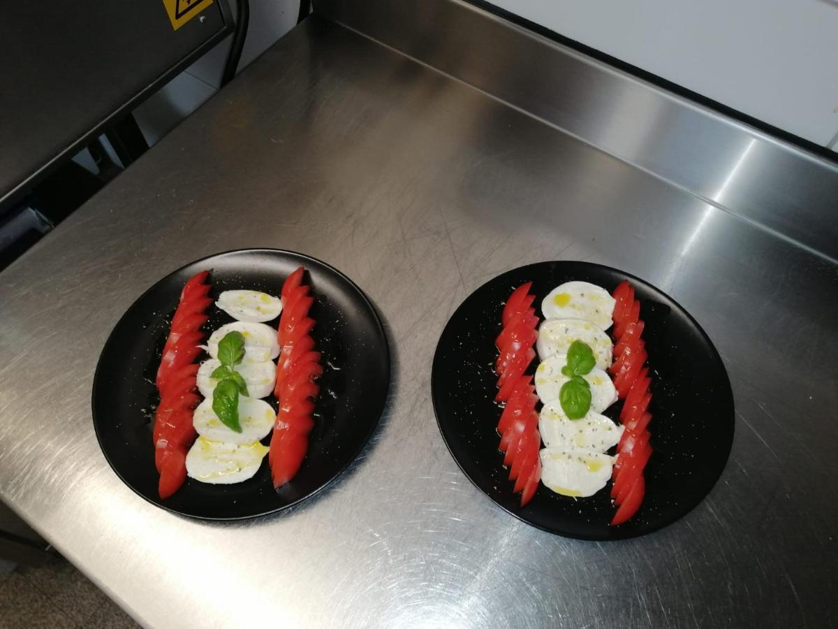 L'Angolo Dei Sapori Rueun Esterno foto
