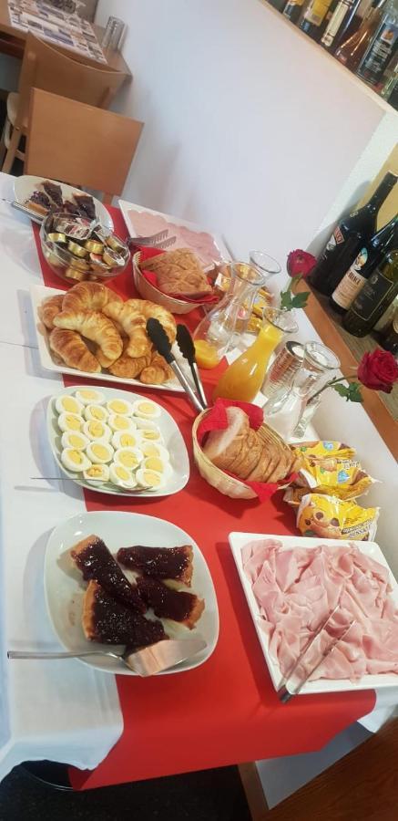 L'Angolo Dei Sapori Rueun Esterno foto